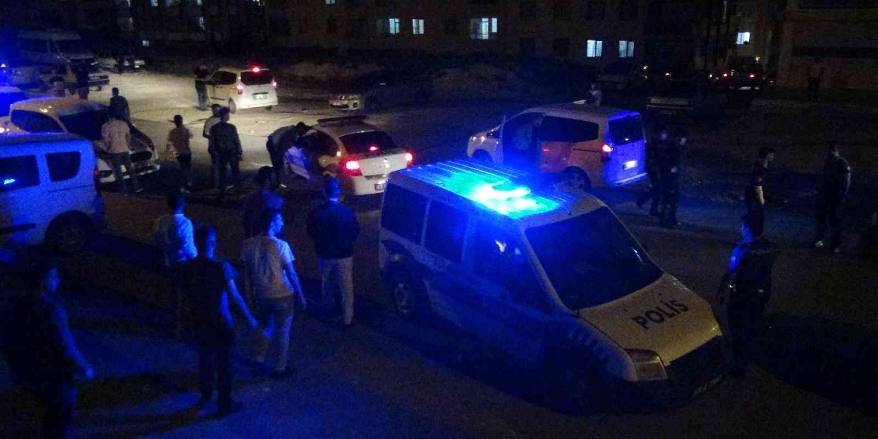 Düğünde Uyarı Yapan Polise Taşlı, Sopalı Saldırı: 3 Yaralı, 10 Gözaltı