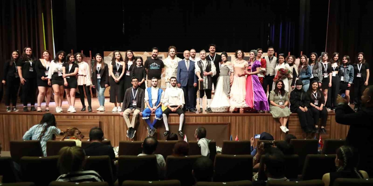 Moliere’in ‘cimri’si Hasan Kalyoncu Üniversitesi’nde Sahnelendi