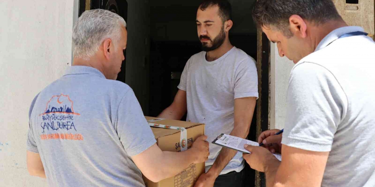Şanlıurfa’da İhtiyaç Sahiplerine Gıda Kolileri Ulaştırılıyor