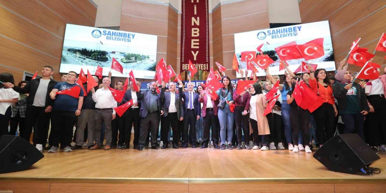 Tahmazoğlu, Çanakkale Yolcusu Öğrencilerle Buluştu