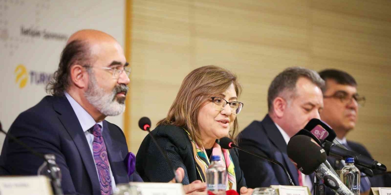 Şahin Uluslararası İş Formu Basın Toplantısı’nda Konuştu