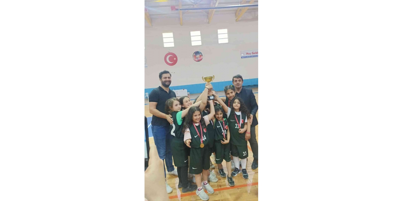 Minik Basketbolcuların Gözü Yükseklerde