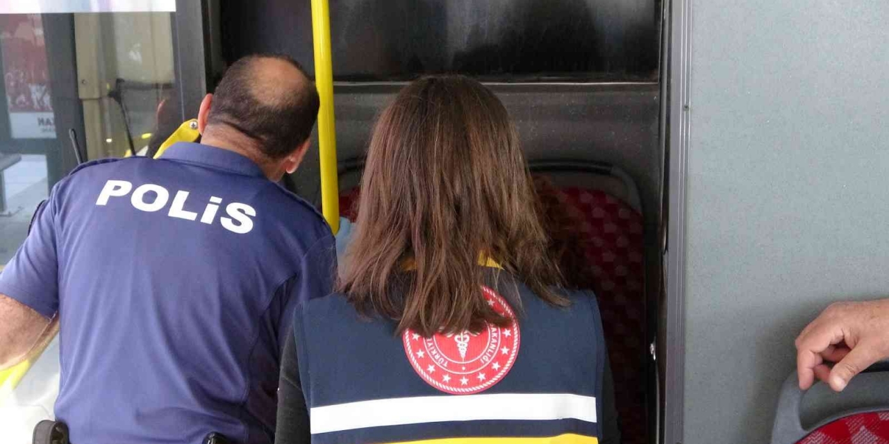 Halk Otobüsündeki Uyku Krizi Ekipleri Seferber Ettirdi