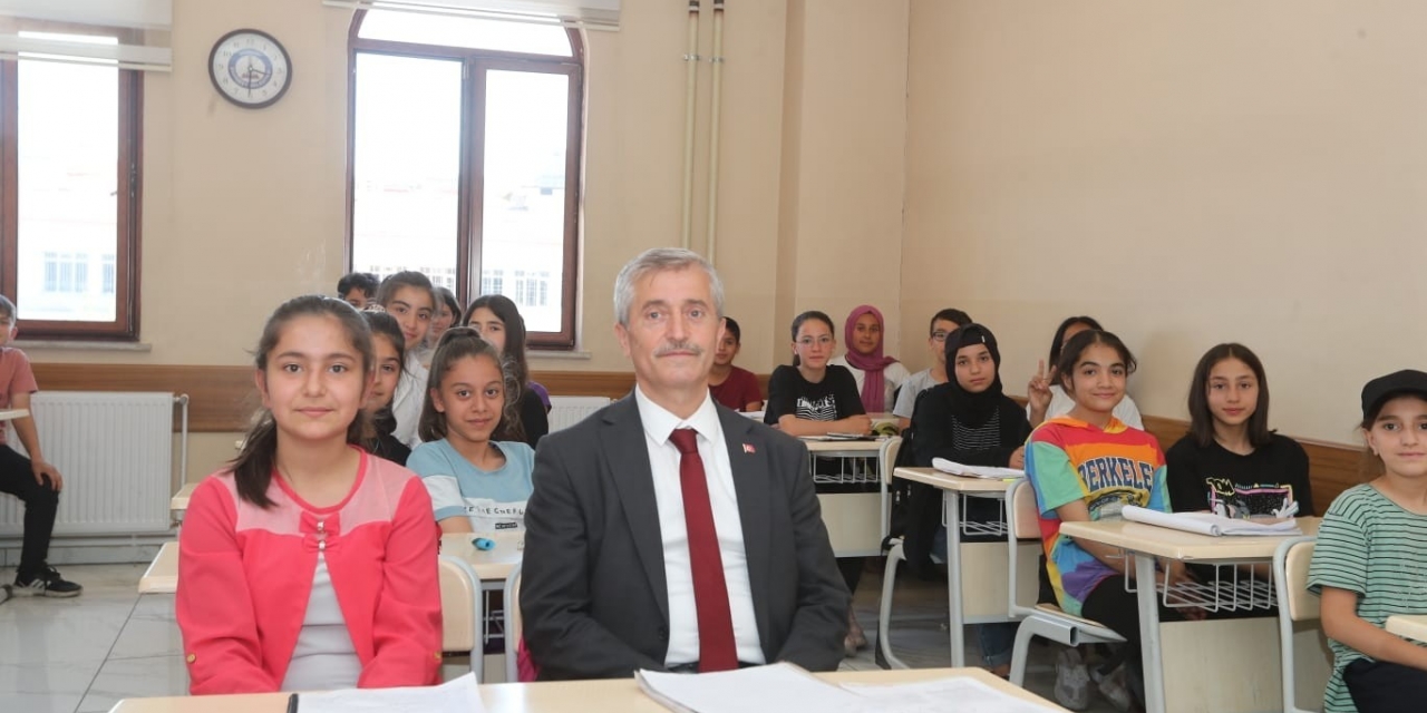 Tahmazoğlu Kursiyerlerle Bir Araya Geldi