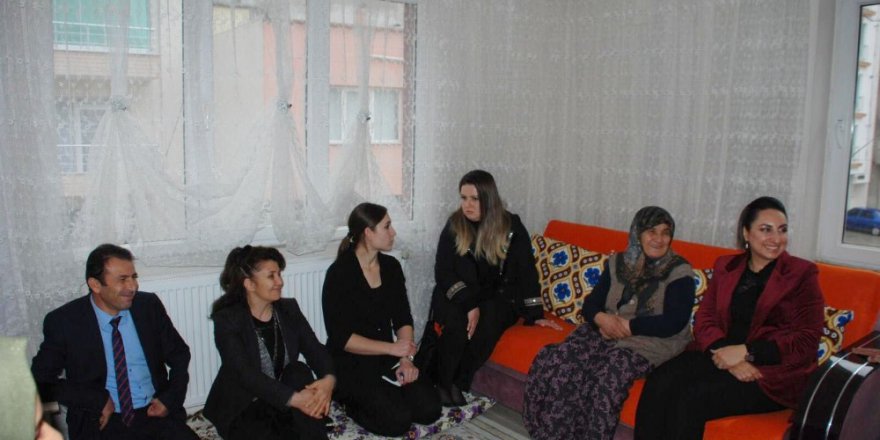 Pekmez’den Şehit Ailelerine Ziyaret