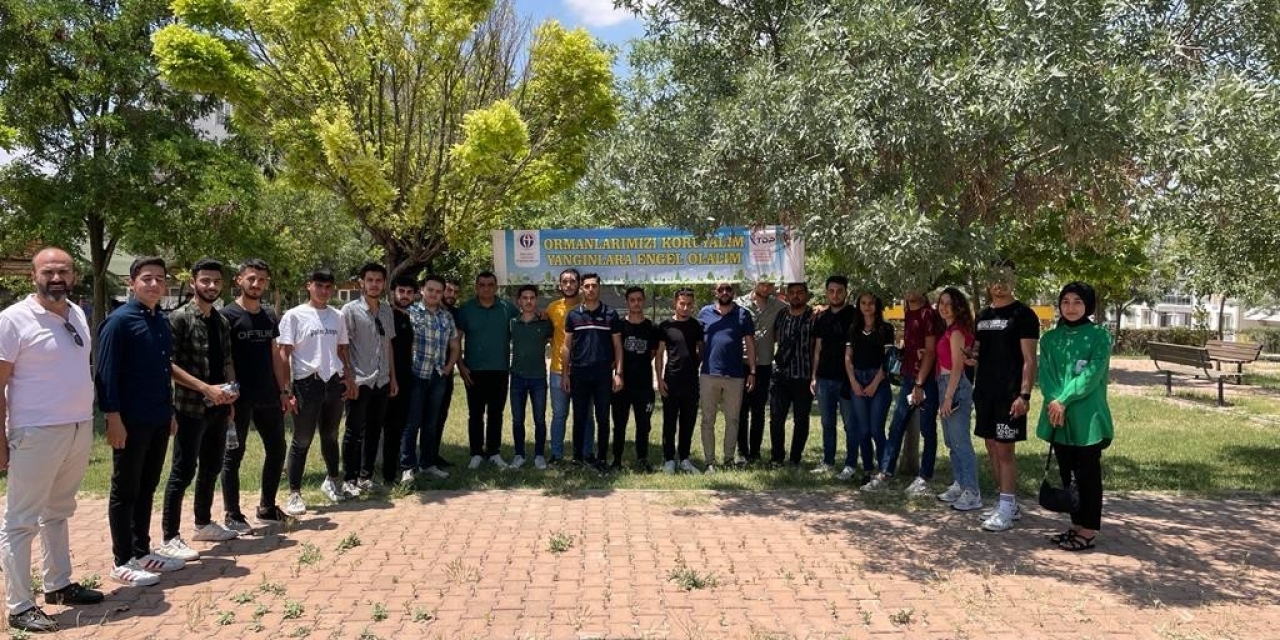 Üniversite Öğrencilerinden ’’ormanlarımızı Koruyalım’’ Etkinliği