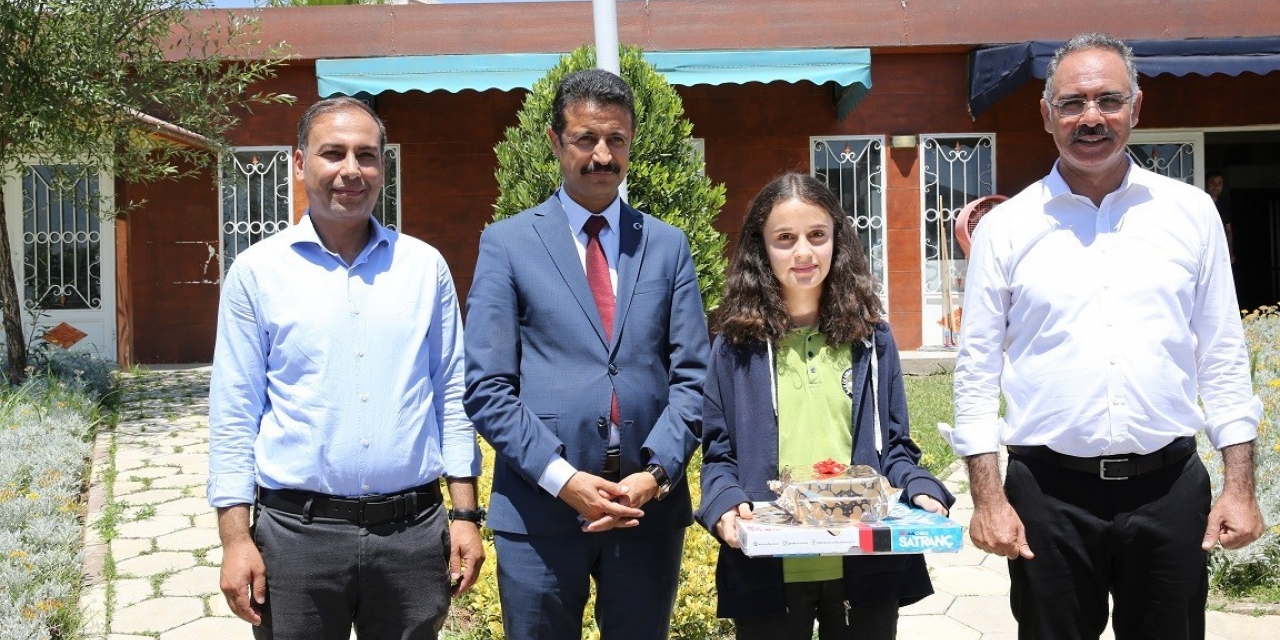 Eyyübiye Başarılı Öğrencileri Ödüllendirdi
