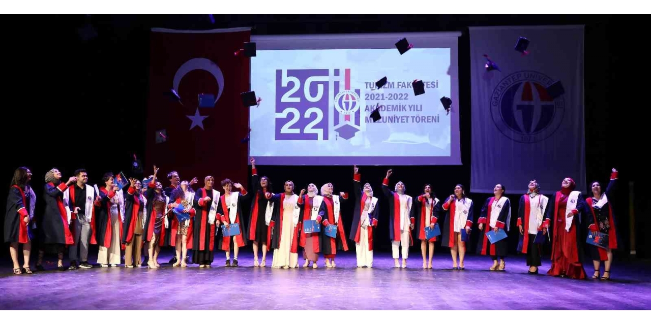 Gaün Turizm Fakültesi Mezunları Yeni Yaşamlarına Uğurlandı