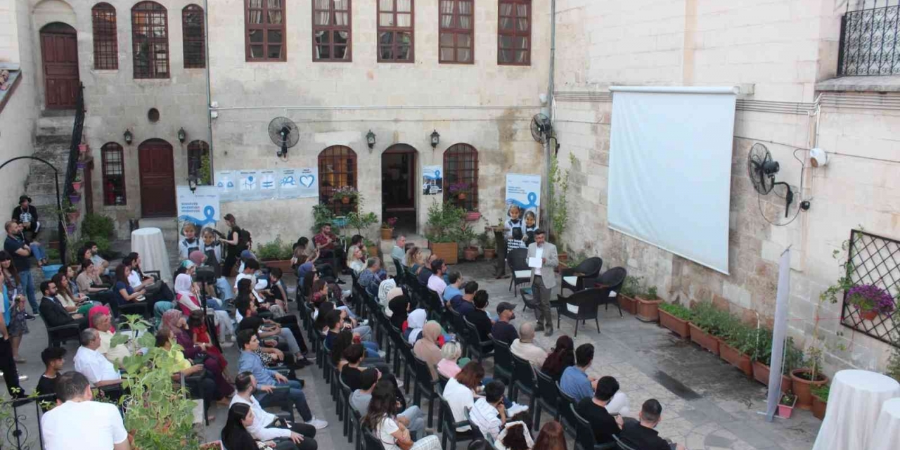 Savaş Muhabiri Aral Mülteci Etkinliğine Katıldı Etkinliğine Katıldı