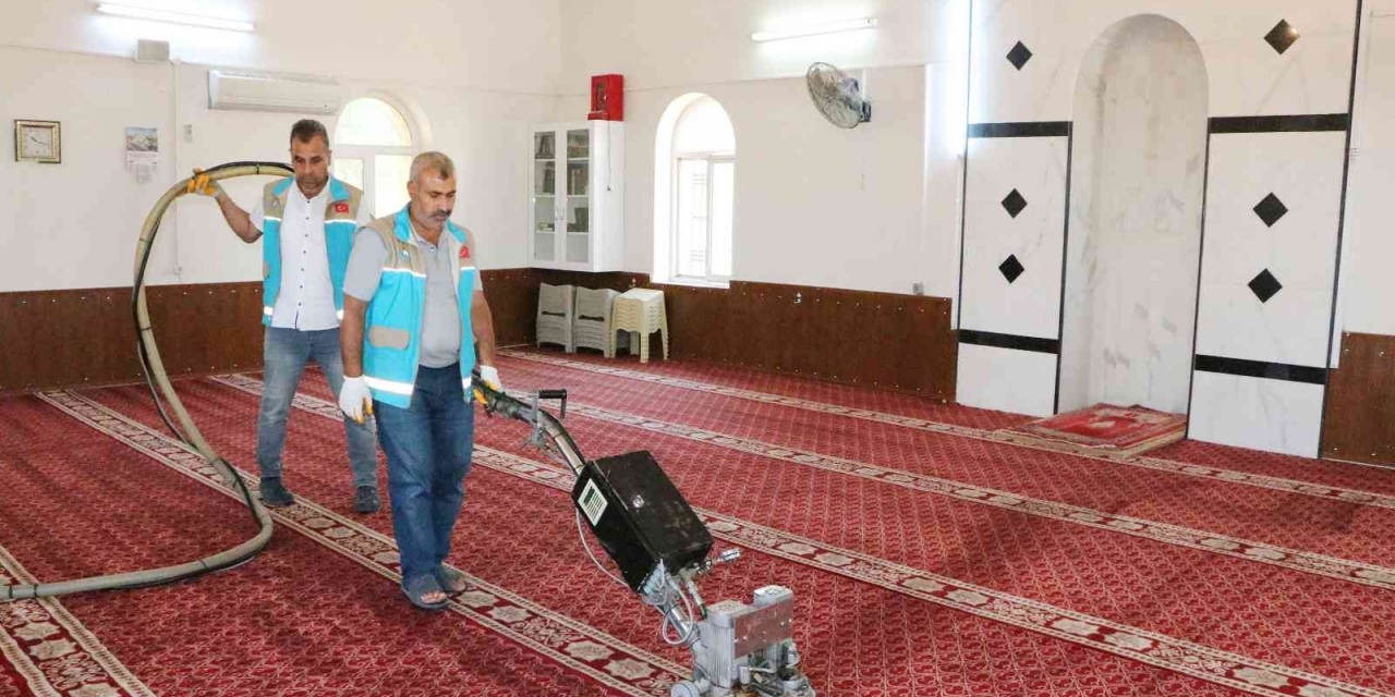 Şanlıurfa’daki İbadethanelerde Bayram Temizliği