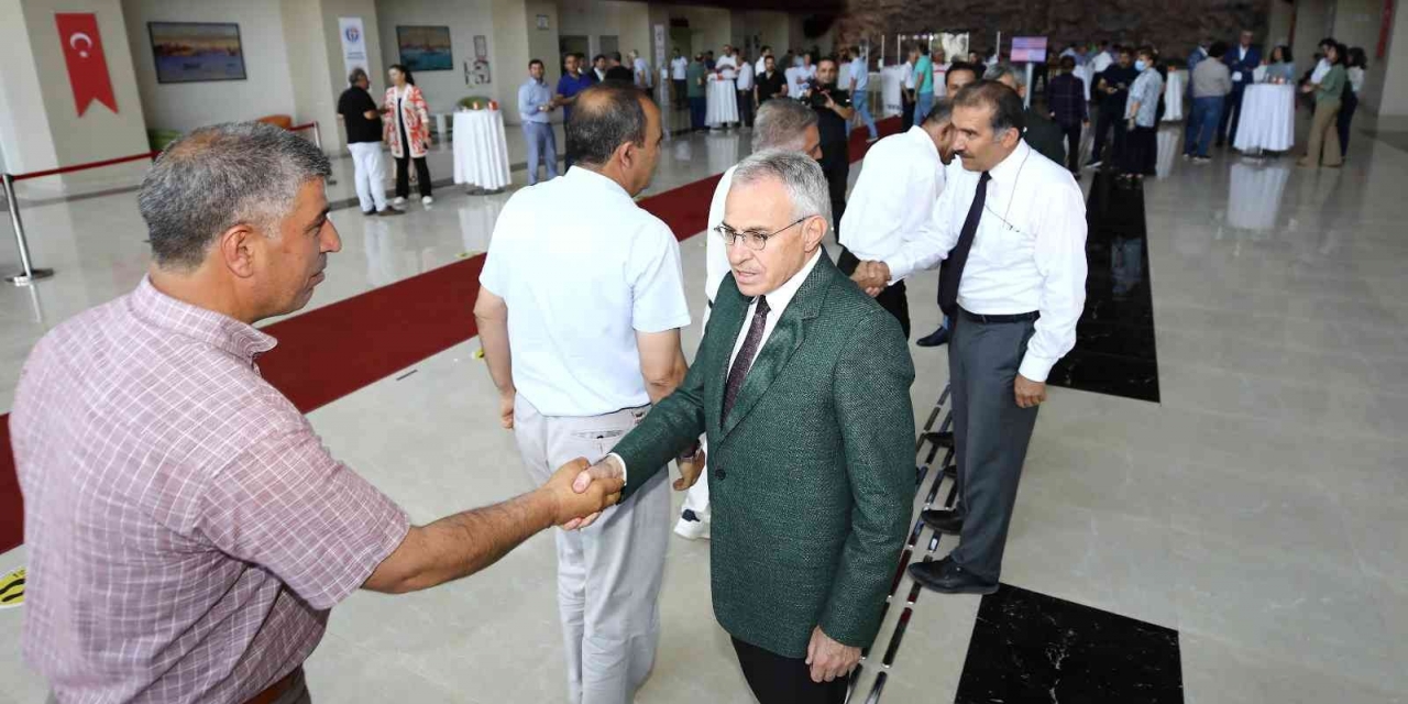 Gaün Ailesi Bayramlaşma Töreninde Bir Araya Geldi