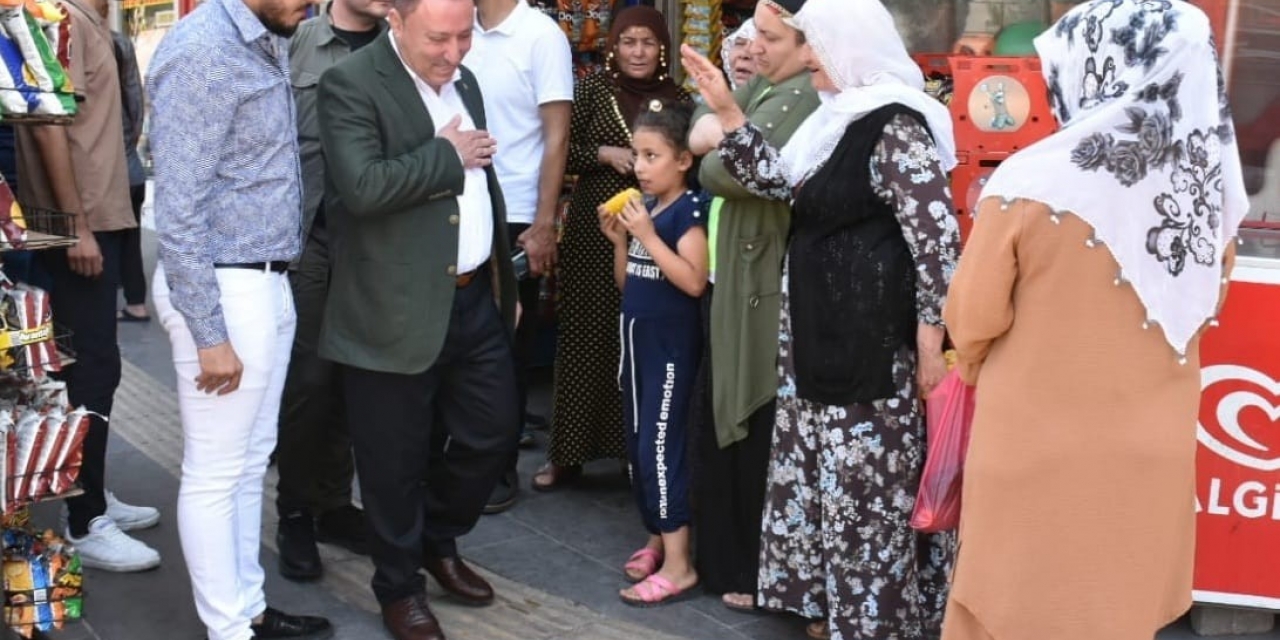 Beyoğlu, Esnaf Ve Vatandaşların Bayramını Kutladı