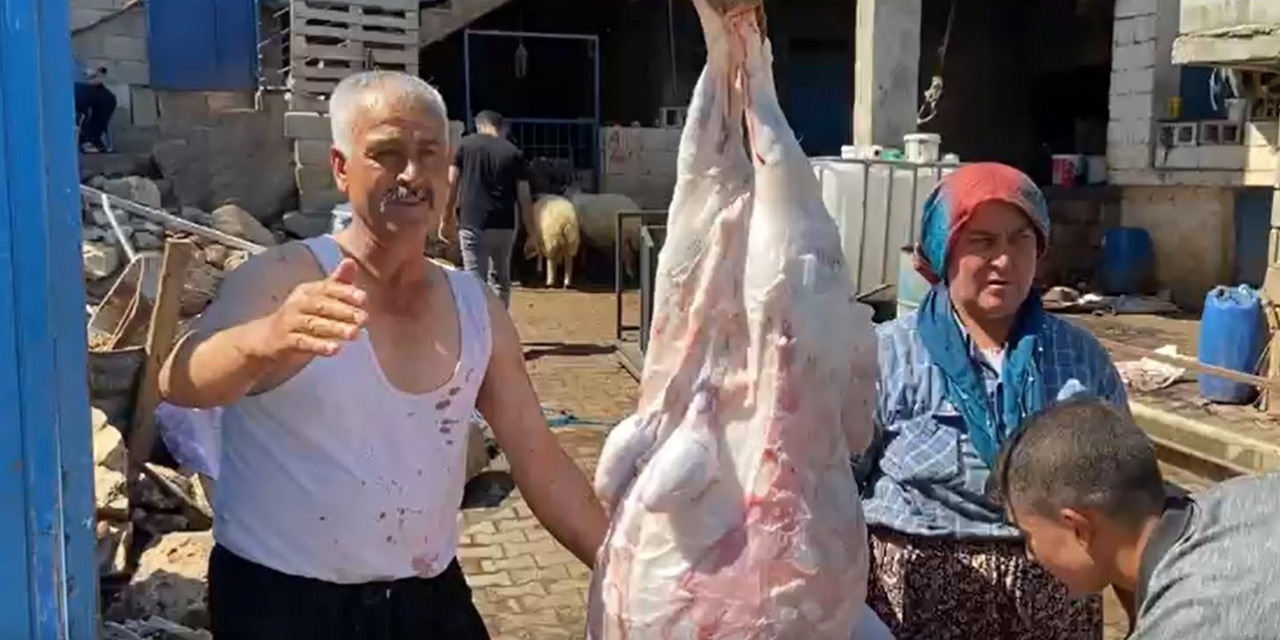 Türkülü Kurban Kesimi Gülümsetti