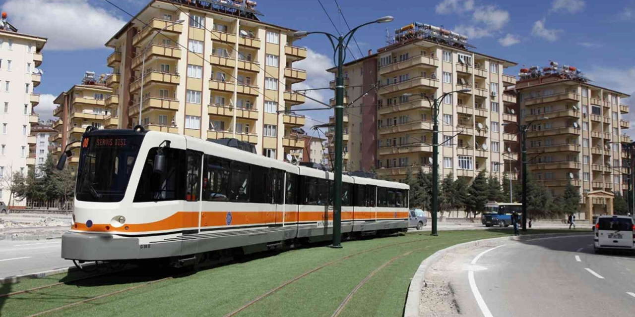 15 Temmuz’da Otobüs Ve Tramvaylar Saat 17.00 Sonrası Ücretsiz