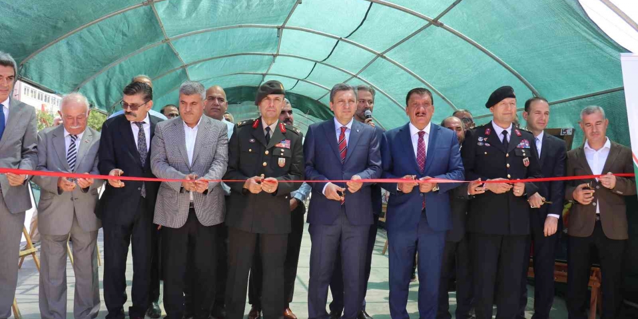 15 Temmuz Karma Resim Ve Fotoğraf Sergisi Açıldı