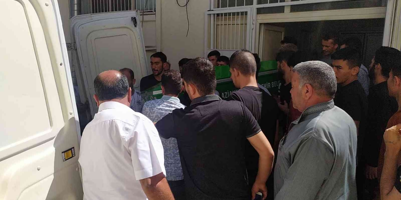 Baba İle Oğlun Bıçaklı Kavgası Cinayetle Son Buldu