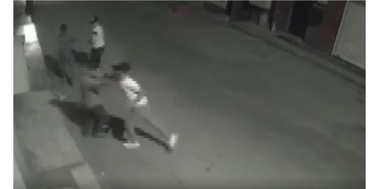 Tek Yumruk Darbesiyle Bayılttığı Adamı Böyle Gasp Etti