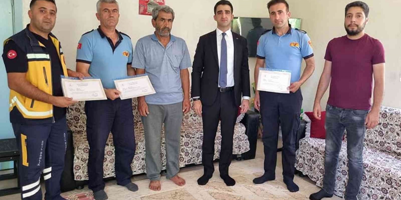 Çiftçinin Hayatını Kurtaran Ekiplere Ödül Verildi