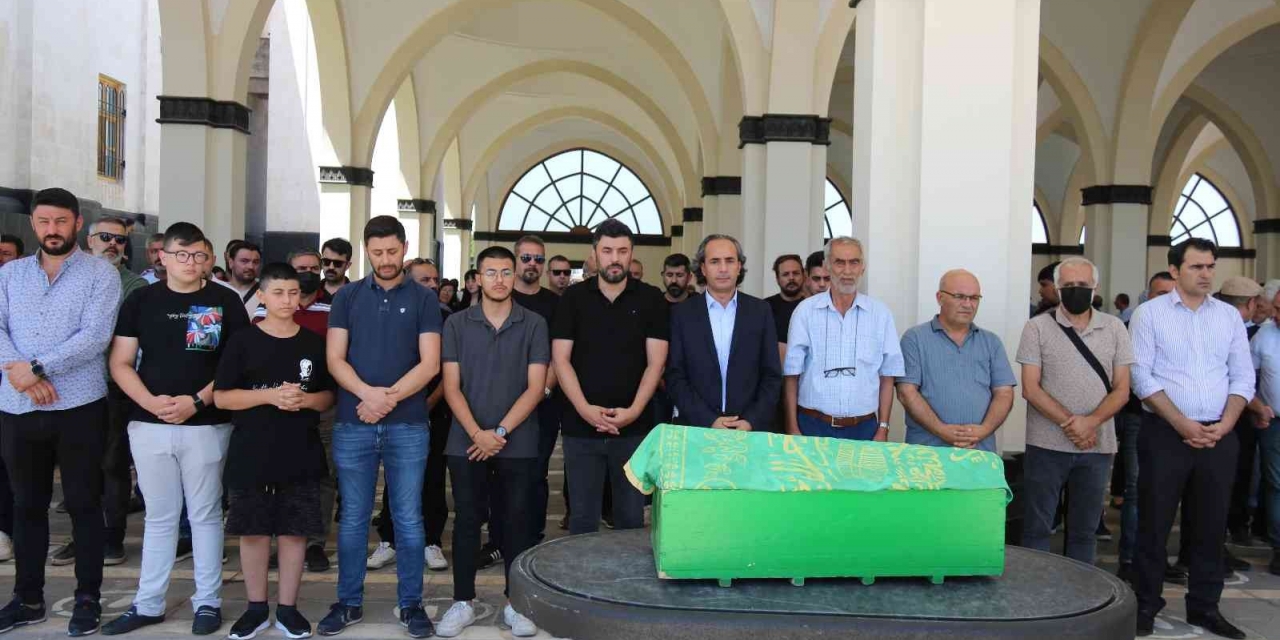 Gazeteci Özzorlar’ın Evlat Acısı