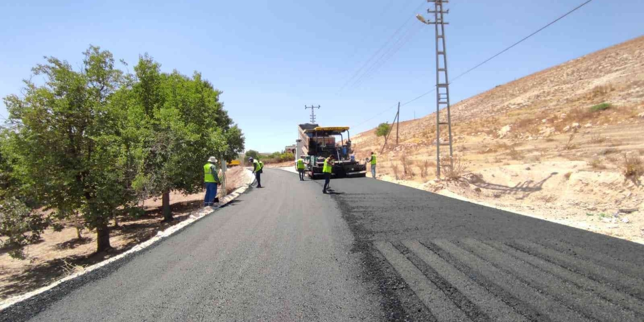 Bir Günde 3 Bin 549 Ton Asfalt Serimi