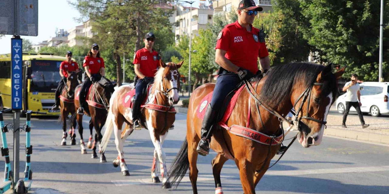 Atlı Polisler Gaziantep’te Devriye Attı