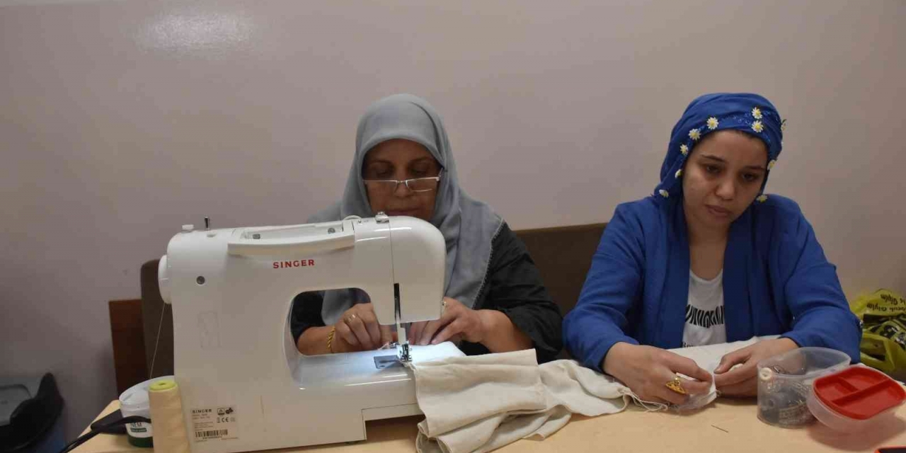 Hem Meslek Öğreniyorlar Hem De Para Kazanıyorlar