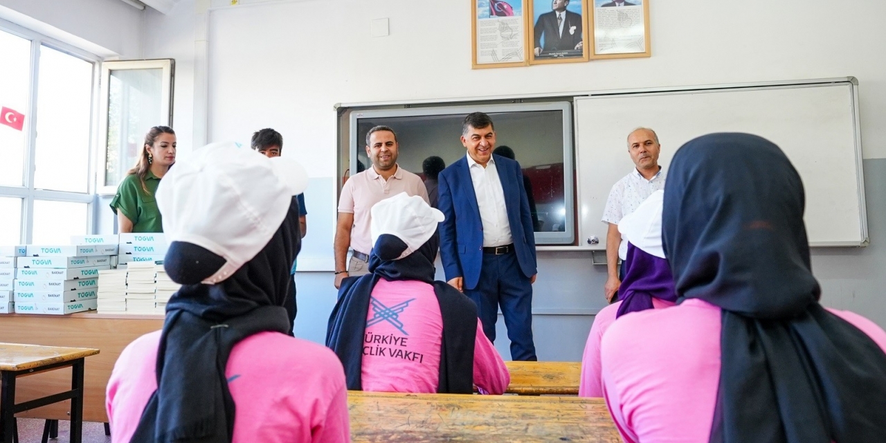 Fadıloğlu, Yaz Okullarını Ziyaret Etti