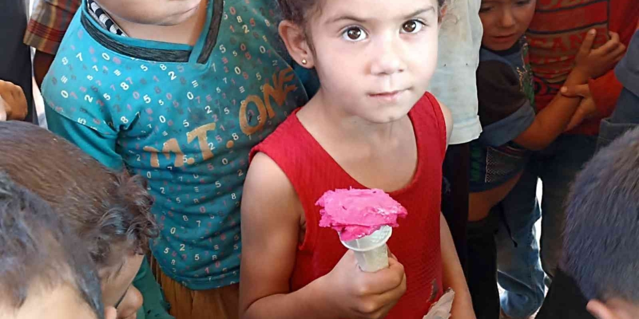 İmkander Kampta Yaşayan Çocukların Yüzünü Güldürdü