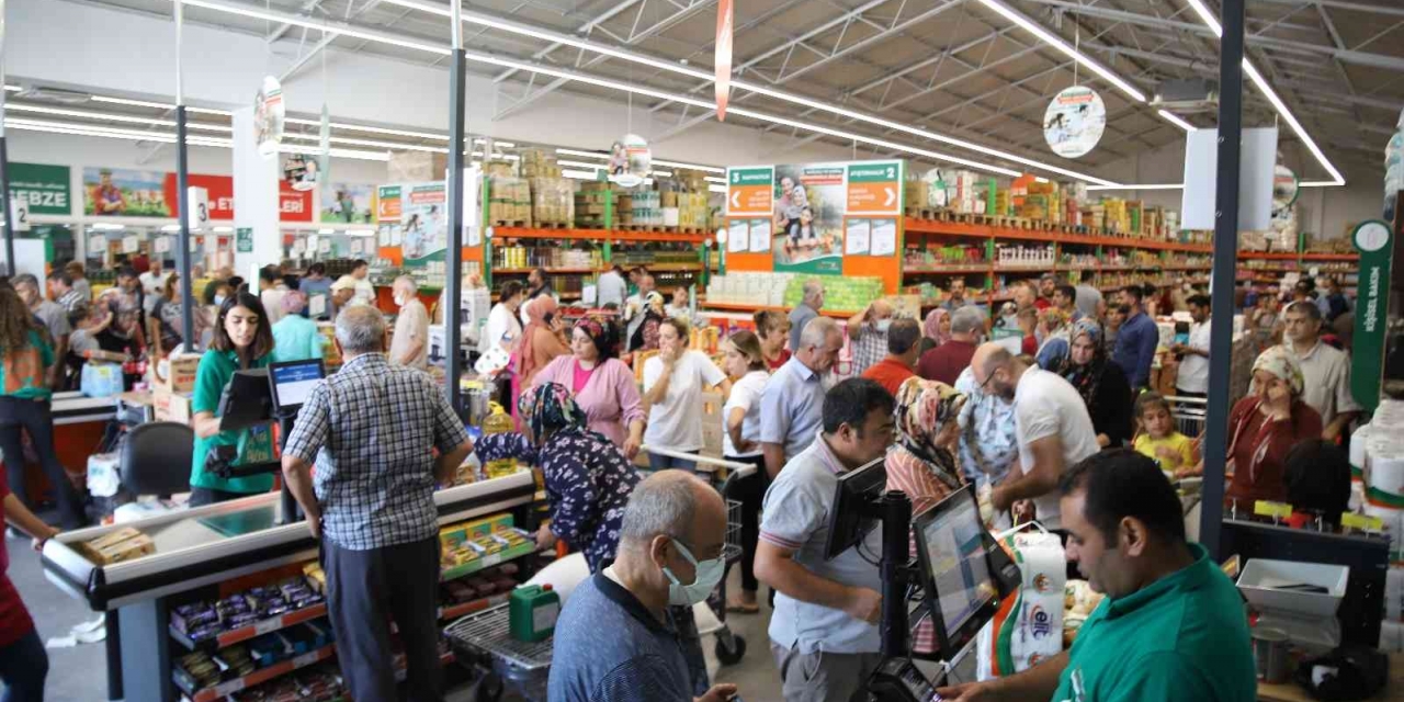 İndirimi Duyan Koştu, Kasada Uzun Kuyruklar Oluştu