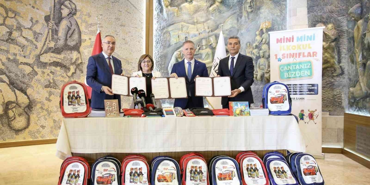 1’inci Sınıf Öğrencilerinin Kırtasiye Malzemesi Büyükşehirden