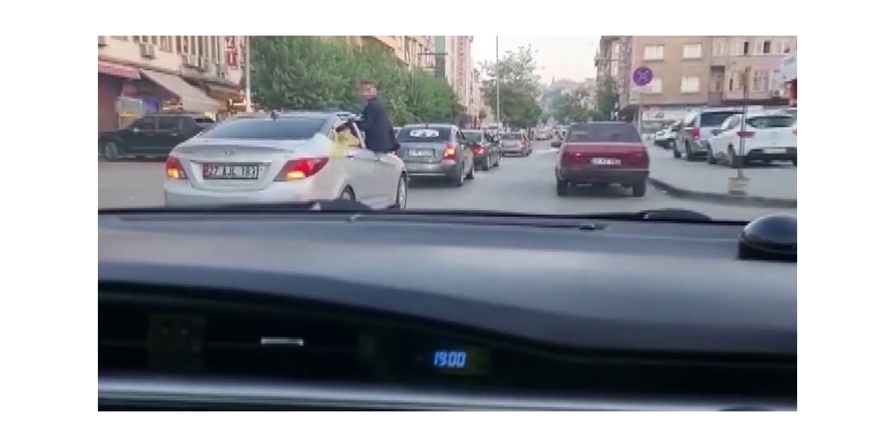 Konvoy Yaparak Trafiği Tehlikeye Atan 17 Araca Ceza