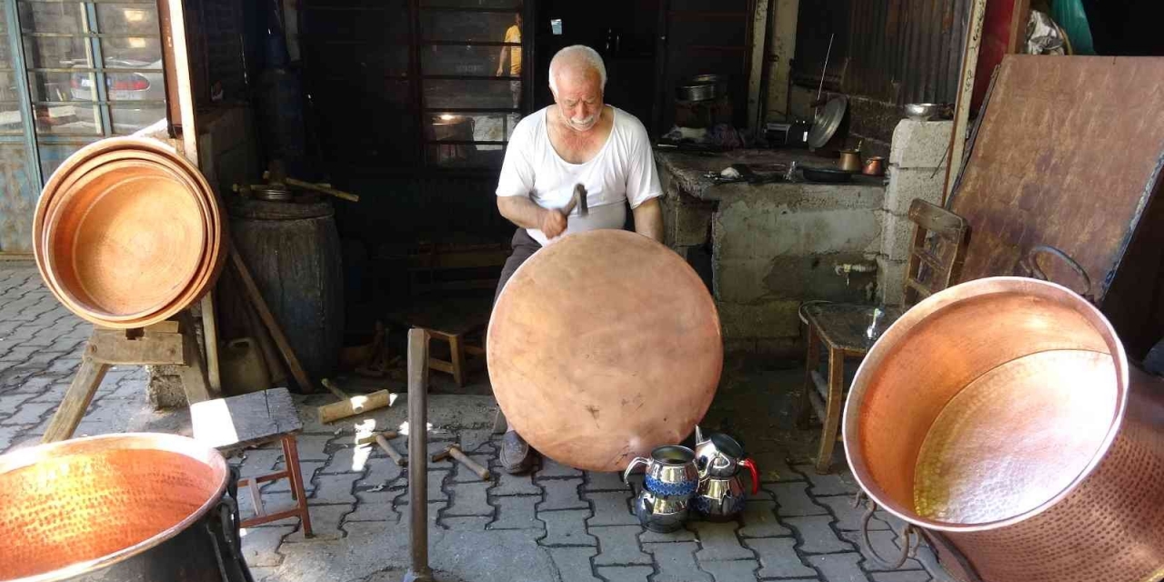 Bakırcı Dede Meslekte Yetim Kaldı