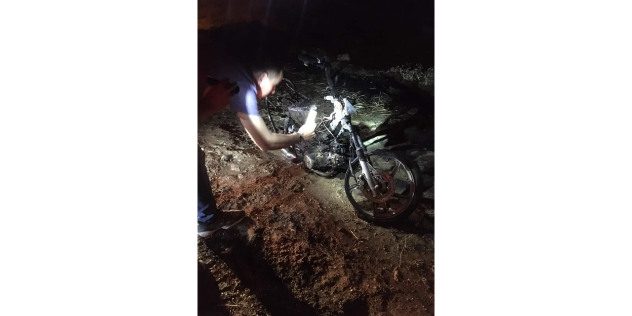 Anız Yangınında Motosiklet Küle Döndü