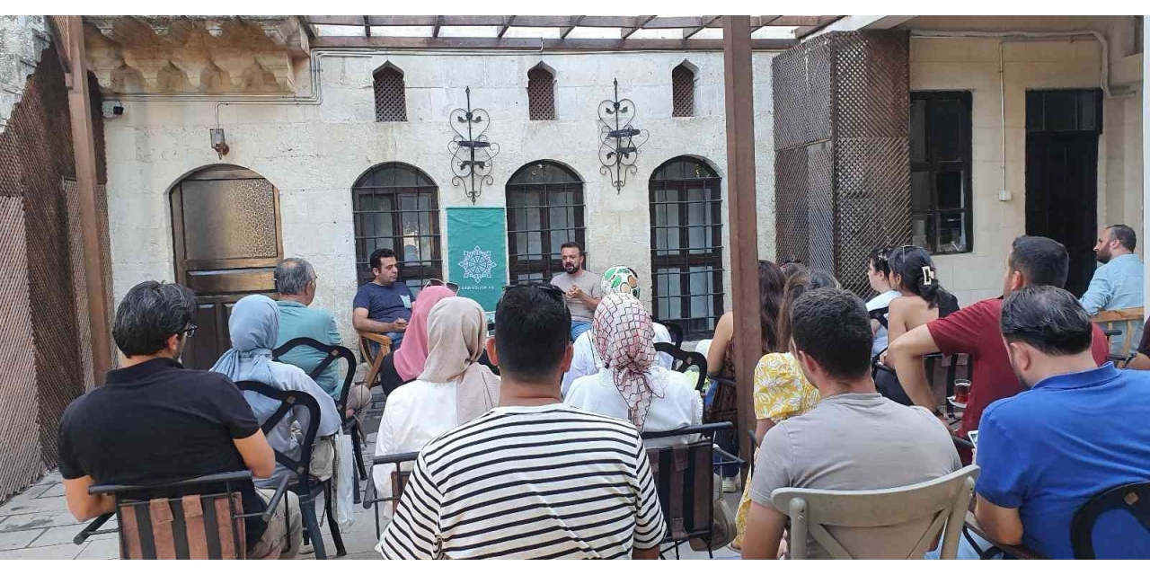 Gaziantep’te Kindi Söyleşilerinin Konuğu Yazar Gürdamur Oldu