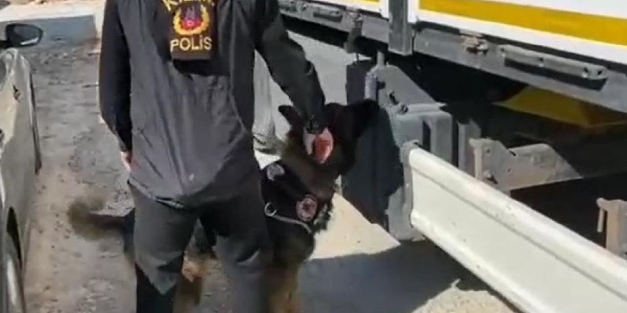 Gübre Çuvallarının Arasında ’kaçak Sigara’ Sevkiyatına Polis Darbesi