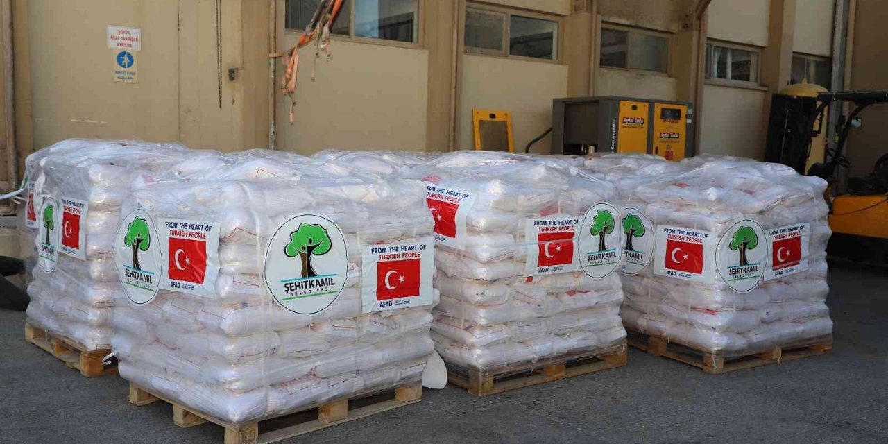 Şehitkamil’den Pakistan’a Gıda Desteği