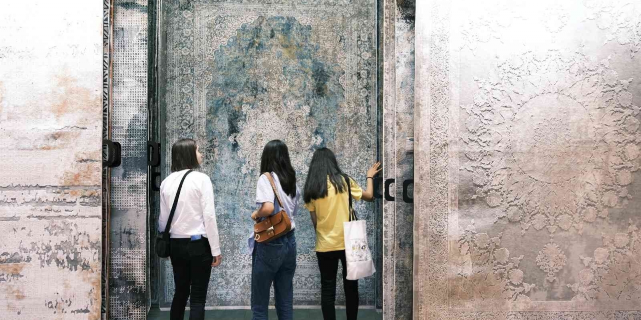 Geleceğin Tasarımcıları Halı Fabrikasını Ziyaret Etti