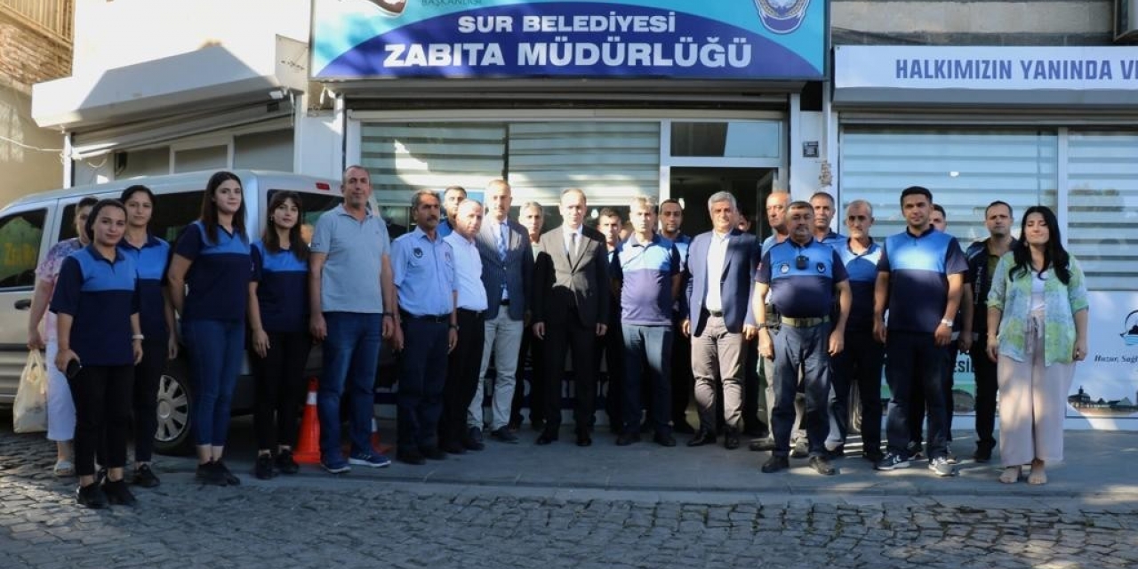 Sur Kaymakamı Ve Belediye Başkanı Solak, Zabıta Personeliyle Bir Araya Geldi