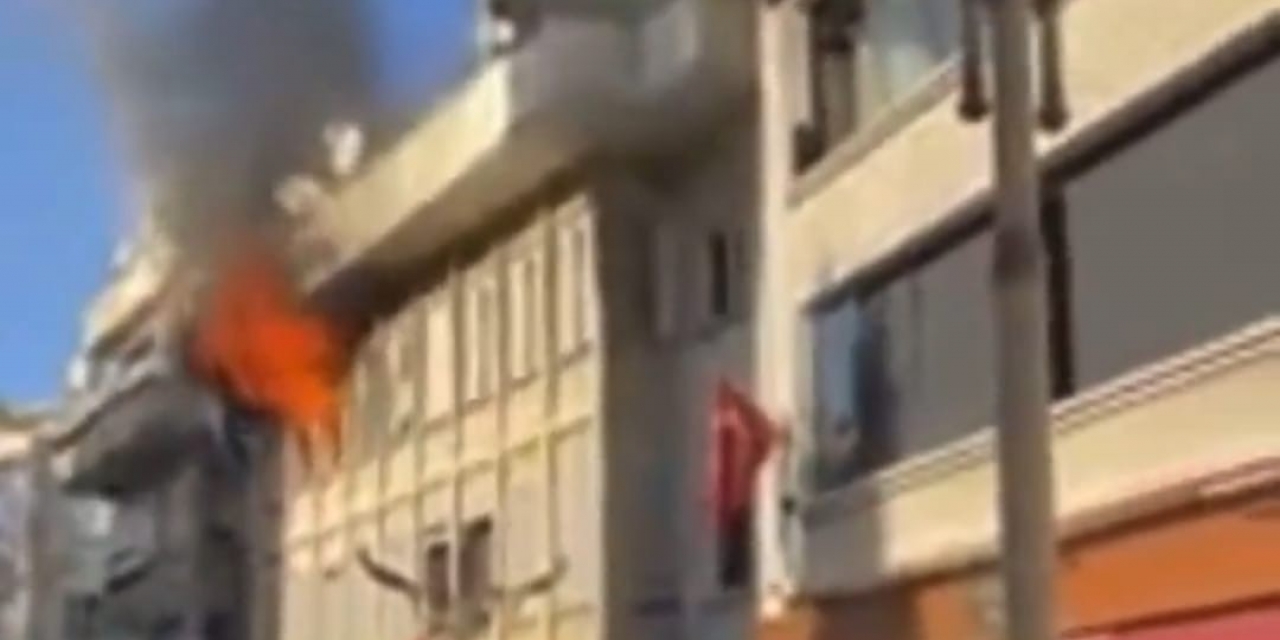 Evde Çıkan Yangın Paniğe Neden Oldu