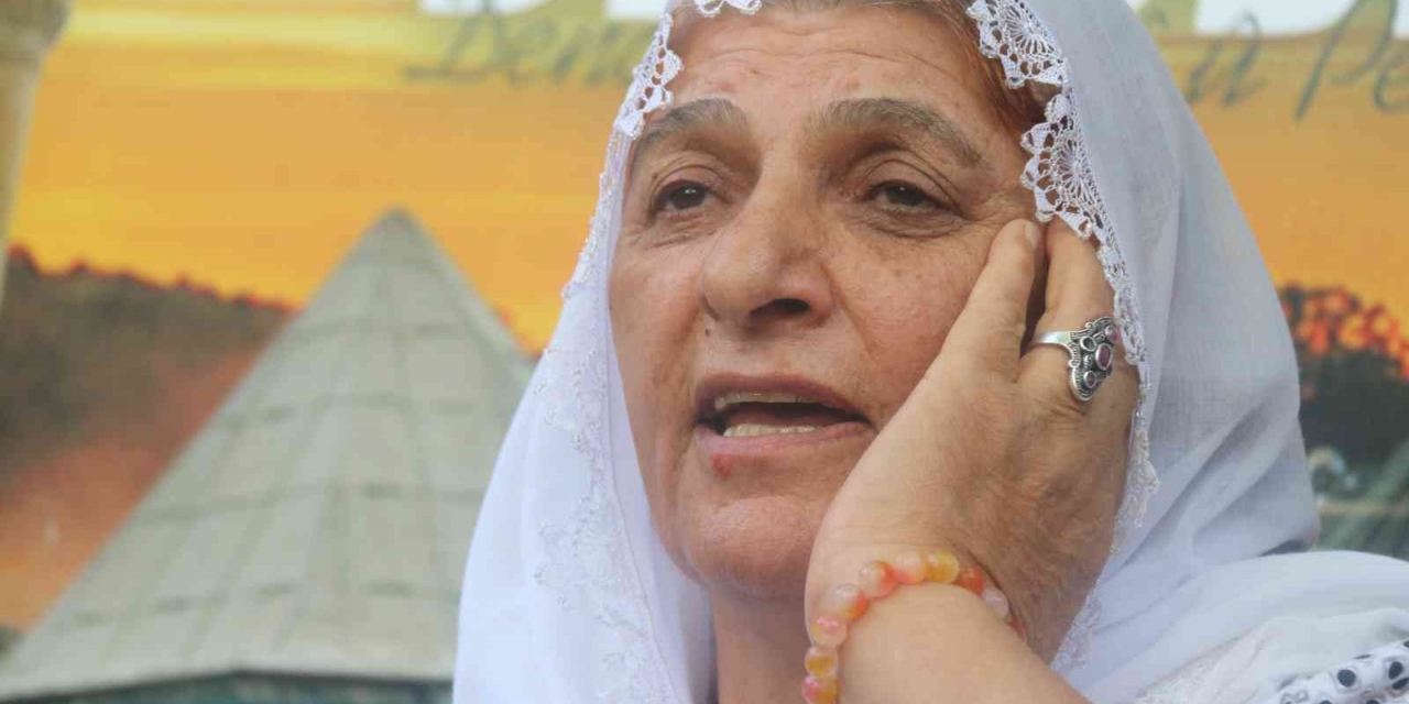 Sesiyle Erkek Dengbejleri Gölgede Bıraktı