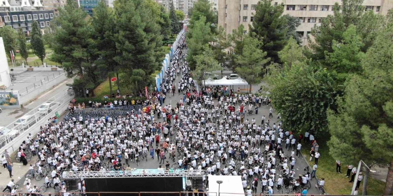 Diyarbakır’da "yeni Şehirden Kadim Şehre" Bisiklet Turu Etkinliği