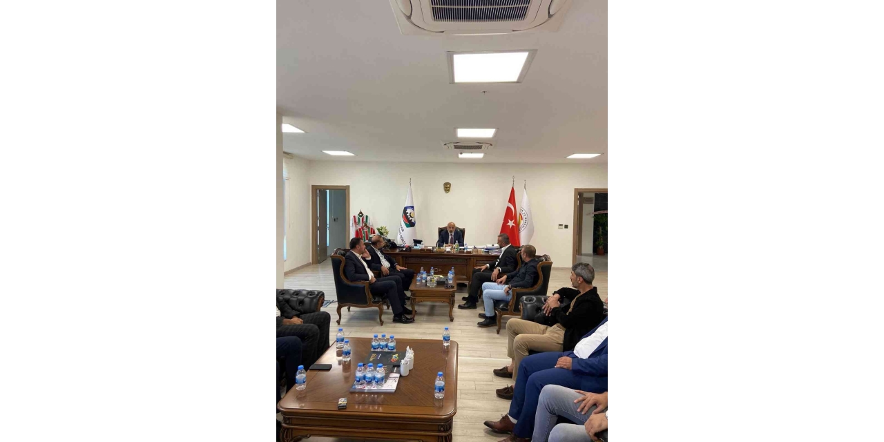 Dtso Adayı Karagöz’den Başkan Seçilen Rakibi Kaya’ya Nezaket Ziyareti