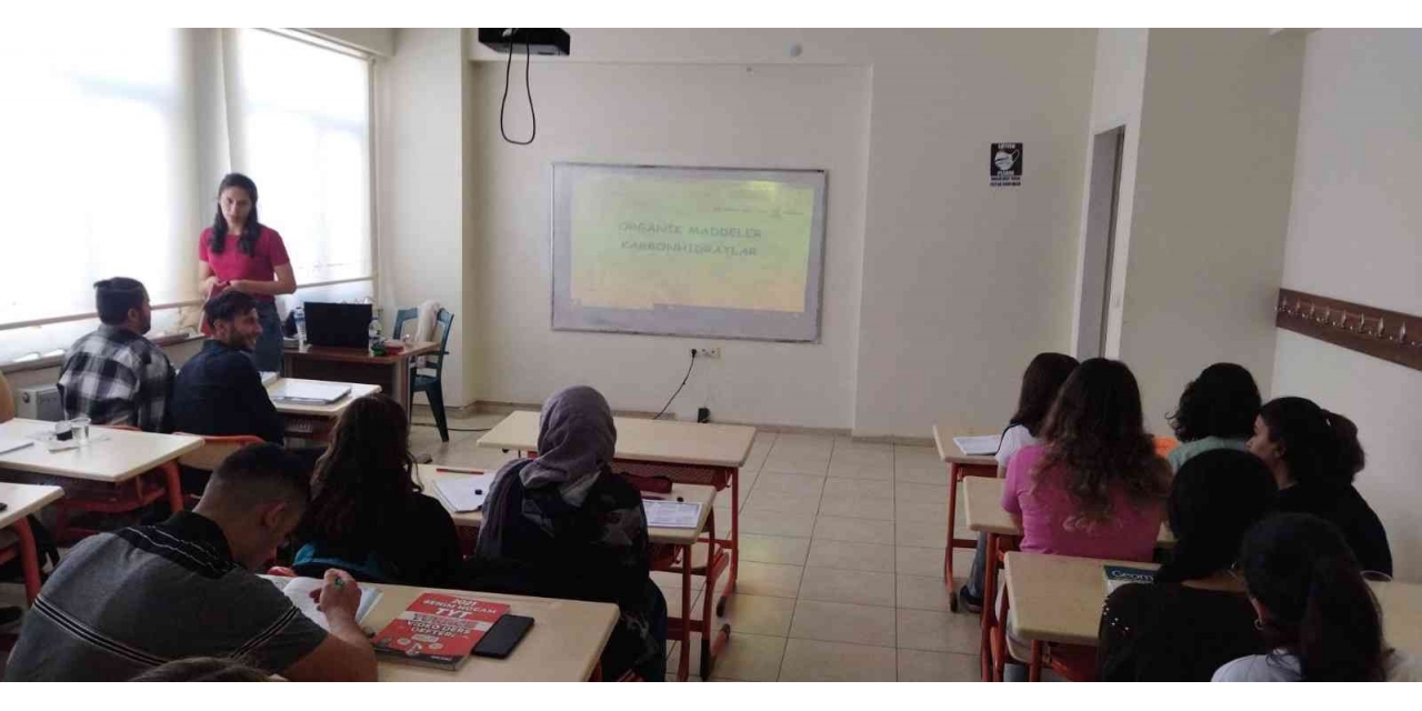 Üniversite Adaylarına ’projeksiyonlu Sınıflar’ Ayrıcalığı