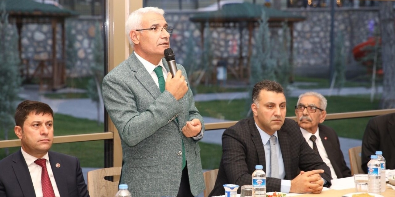 Başkan Güder, Battalgazili Muhtarların Gününü Kutladı