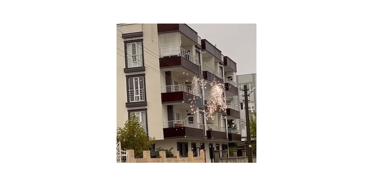 Kıvılcım Atan Elektrik Telleri Korkuttu