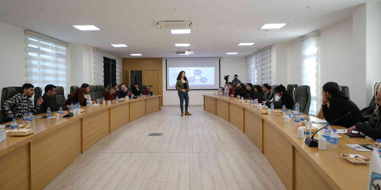 Diyarbakır’da Mentorluk Ve Girişimcilik Eğitimi Kampı