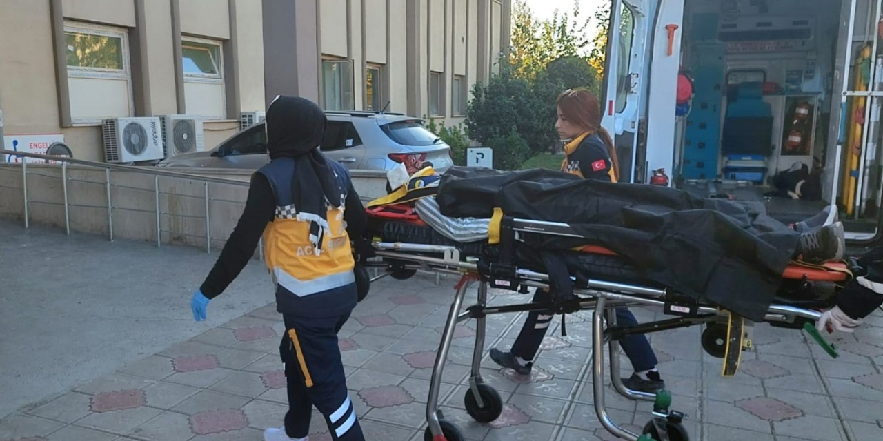 Kahta’da Motosiklet Şarampole Uçtu: 2 Yaralı
