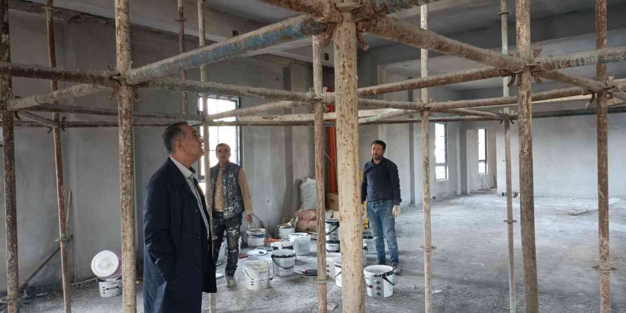 Vali Çuhadar, Okul Ve Cami İnşaatlarında İncelemelerde Bulundu