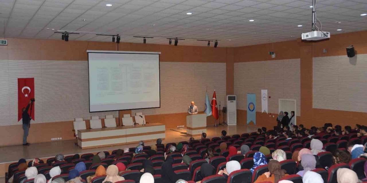 Diyarbakır’da Gençlere Yönelik Kariyer Söyleşisi