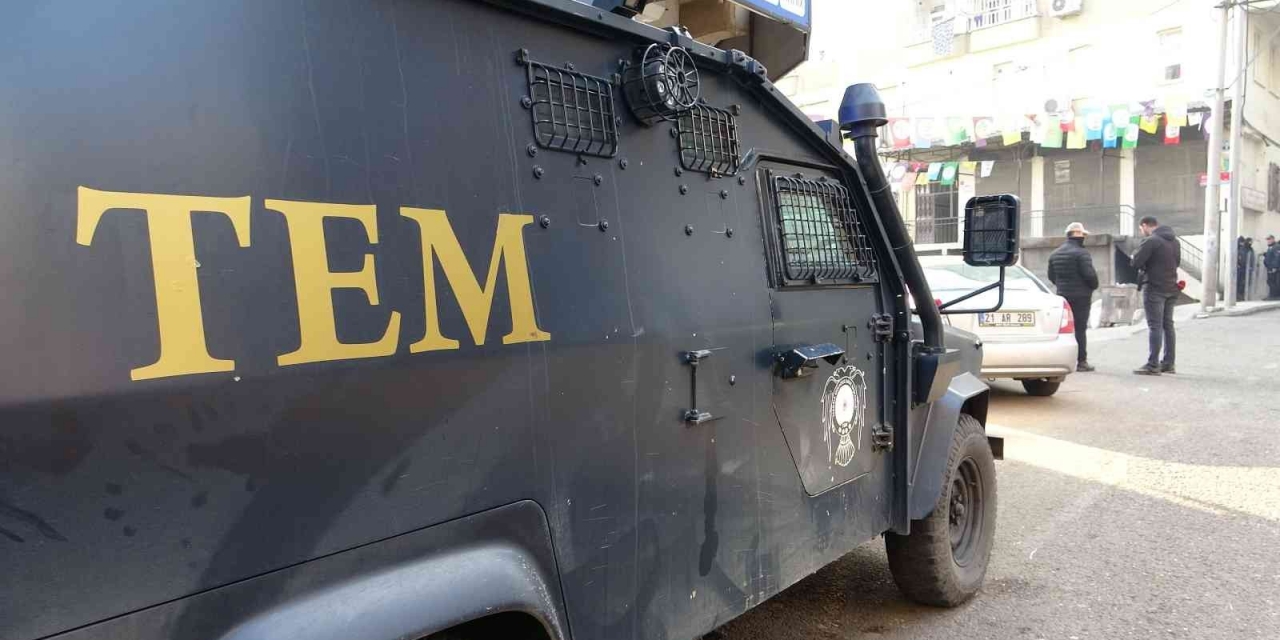 Diyarbakır Merkezli Terör Operasyonu: 14 Gözaltı